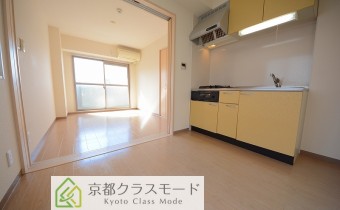 仕切りを開放すれば広々10帖のワンルームに♪とても開放的ですよ！