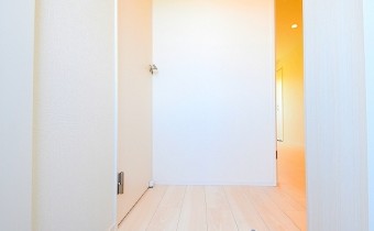 玄関　