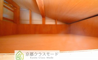屋根裏収納