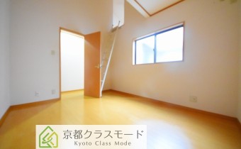 Room 6（真ん中）