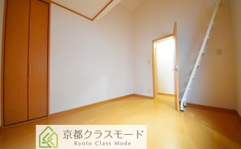 Room 6（真ん中）