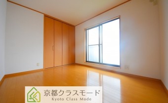 Room 6（庭側）