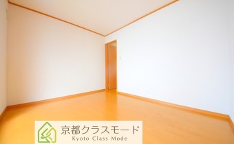 Room 6（庭側）
