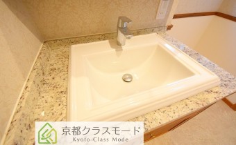 お洒落な独立洗面台♪