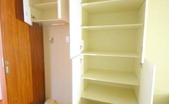室内洗濯機置場＆リネン庫
