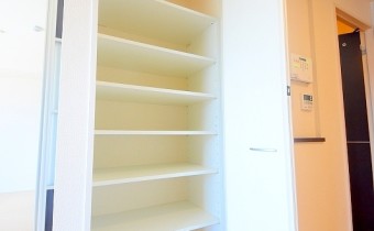 キッチン物入