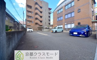 敷地内ガレージ