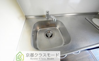 調理スペース＆シンク※同マンション別室の写真です