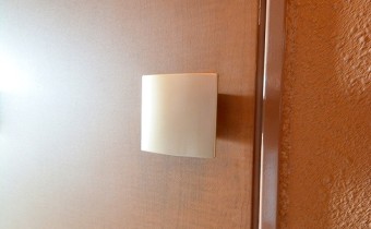 ダブルロック玄関ドア