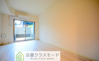 Room 8