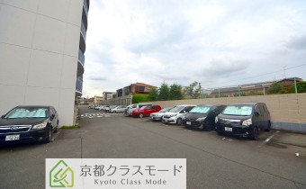 敷地内ガレージ