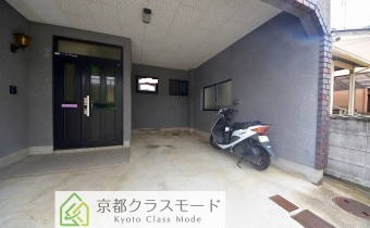 敷地内ガレージ