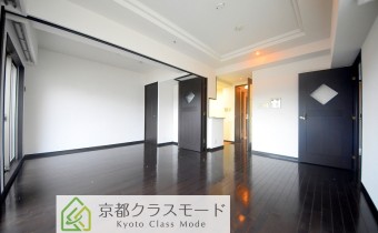 黒ベースのシックな雰囲気のお部屋です♪