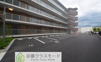 敷地内ガレージ