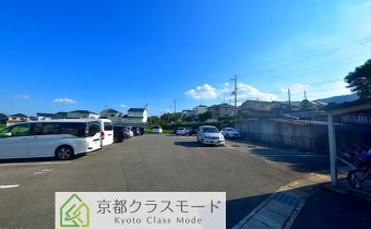 敷地内ガレージ