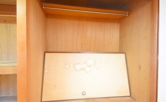 押入