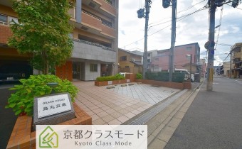 敷地内ガレージ