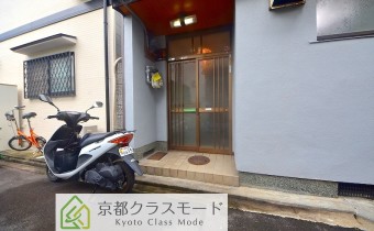 玄関前