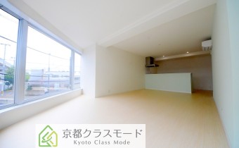 「ペット飼育相談可」の広々としたサンルームのあるお部屋です♪