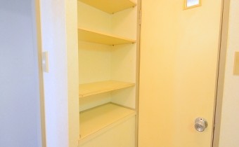 洗面所収納棚