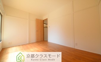 Room5