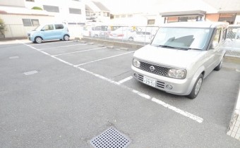 敷地内ガレージ