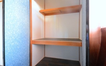 押入