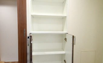 収納棚
