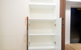 収納棚