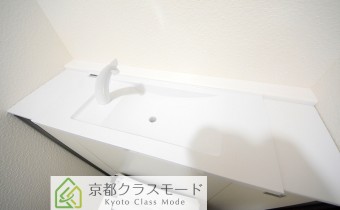 トイレ内手洗いスペース