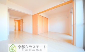 「白系」の明るい室内空間♪街中ですが静かな住環境です。