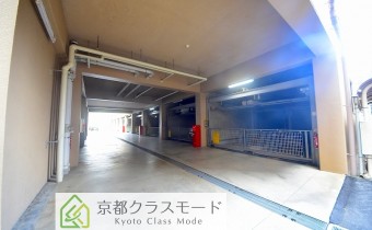 敷地内ガレージ