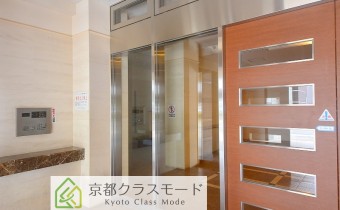 ホール入口
