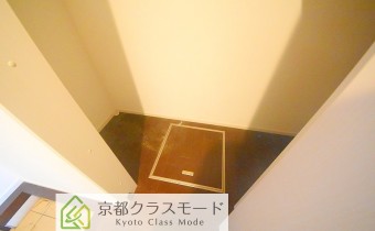 玄関横納戸