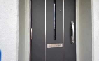 玄関ドア※同棟別室のお部屋です。