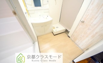 脱衣スペース※同棟別室のお部屋です。