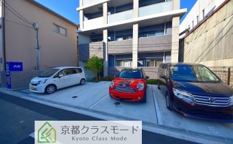敷地内ガレージ
