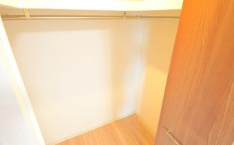 クローゼット　※画像はプレサンスシリーズの参考画像です。
