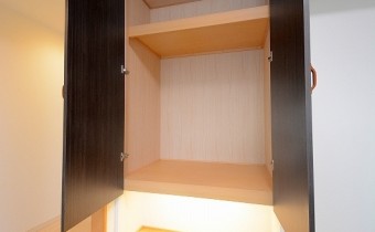 押入