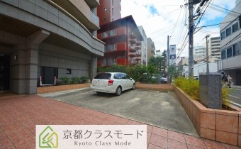 敷地内ガレージ