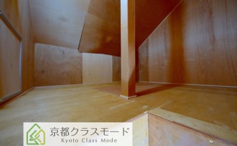 屋根裏収納