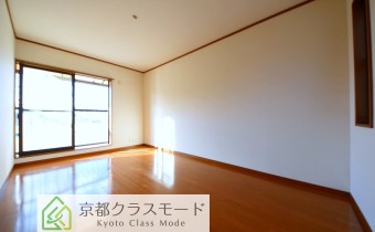 Room8