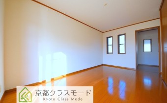 Room8