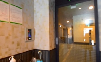 エントランスドア