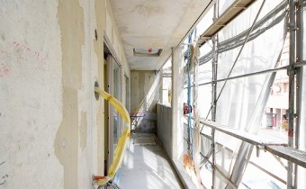 バルコニー（工事中）