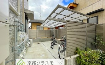 駐輪場（奥）