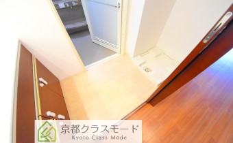 脱衣所　※室内写真は同マンション内の別タイプのものです。参考にご覧ください。