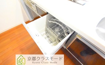 食洗器　※室内写真は同マンション内の別タイプのものです。参考にご覧ください。