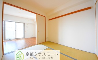 和室　※室内写真は同マンション内の別タイプのものです。参考にご覧ください。