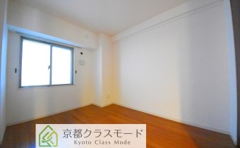 Room 　※室内写真は同マンション内の別タイプのものです。参考にご覧ください。